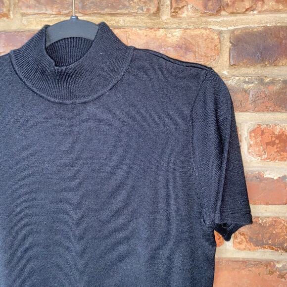 Tahari Arthur S Levine Black Knit Short Sleeve Mock Neck Sweater Women's Size 8 - Picture 2 of 6